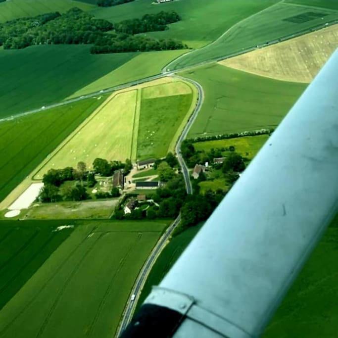 Gite Au Haras D'Agathe Et Ses Princes Les Barils Exterior photo