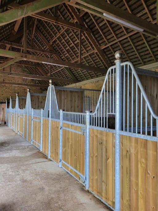 Gite Au Haras D'Agathe Et Ses Princes Les Barils Exterior photo
